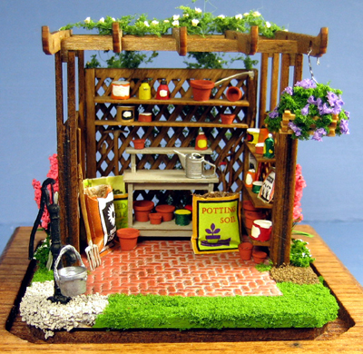 Q739 Trellis Potting Shed Scene In Baseball Cube - Click Image to Close