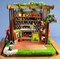 Trellis Potting Shed In Cube